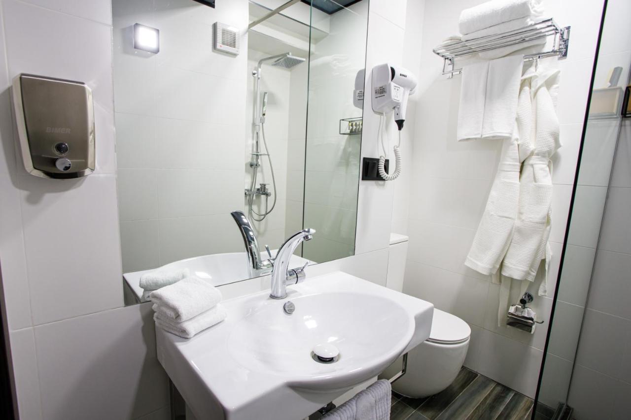 The Phoenix Boutique Hotel Yerevan Exterior photo